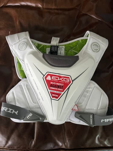 Medium Adult Maverik M5 Shoulder Pads (New)