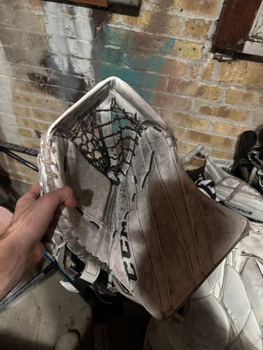 CCM Extreme Flex 5.9 Full Right (Used)