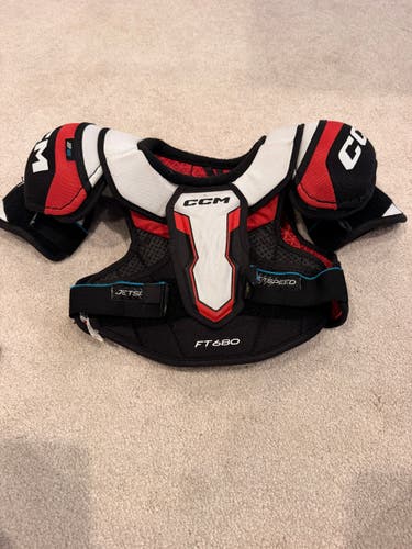Small Junior CCM JetSpeed FT680 Shoulder Pads