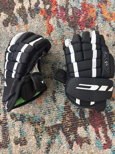 Vic GX2 Hockey Gloves 12"