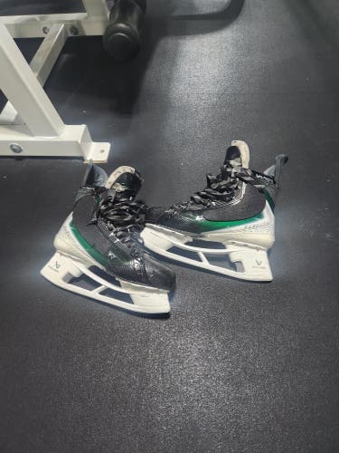 Bauer Vapor Flylite Hockey Skates Regular Width Pro Stock 8.5 (Used)