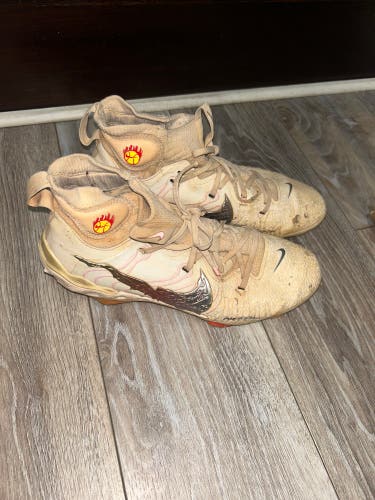 White Men's Size M 9.5 (W 10.5) Adult Nike Alpha Huarache NXT High Top Metal (Used)