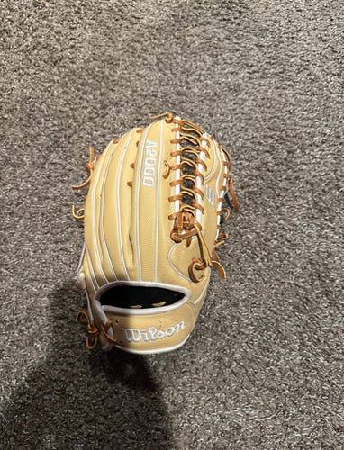 Wilson A2000 RH Outfield Baseball Glove 12.75" (New)