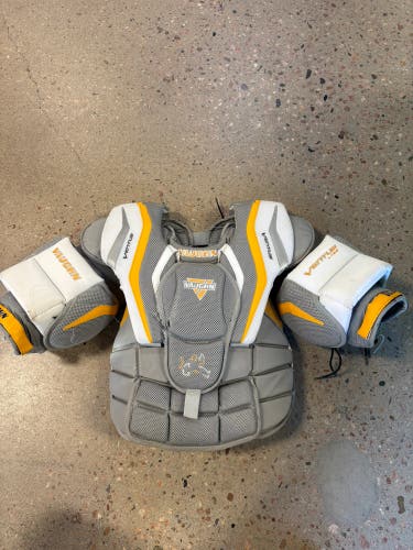 Junior Small Vaughn Ventus LT68 Goalie Chest Protector (Used)