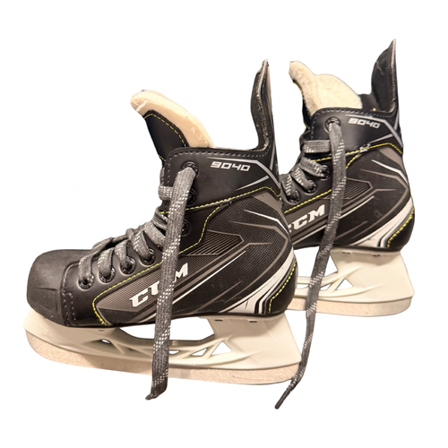 Used CCM 9040 Youth Hockey Skate Youth 13.0 10299-S000312415