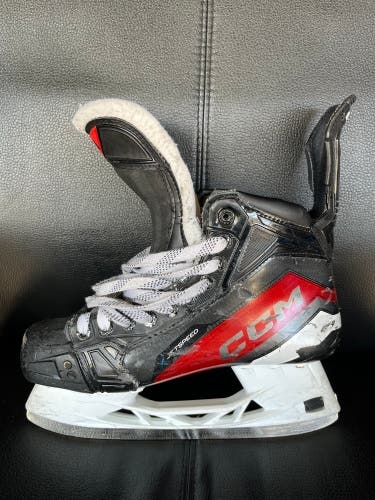 2023 CCM JetSpeed FT680 Hockey Skates Regular Width 8.5 (Used)