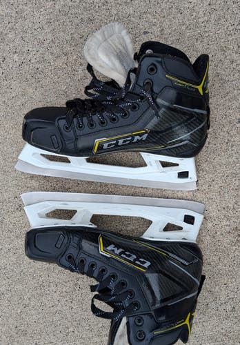 CCM Super Tacks 9370 Hockey Goalie Skates Regular Width 9 (Used)