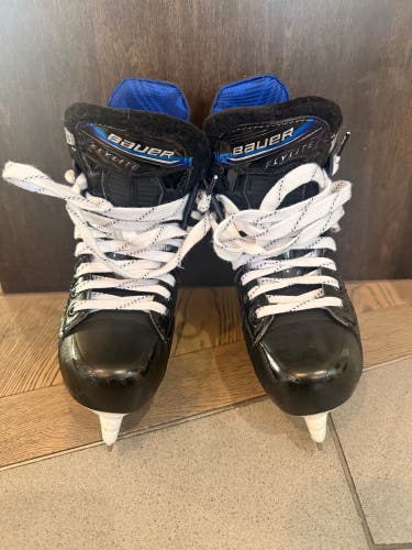 Black/Navy 2025 Bauer Vapor Flylite Hockey Skates Regular Width 13 (Used)