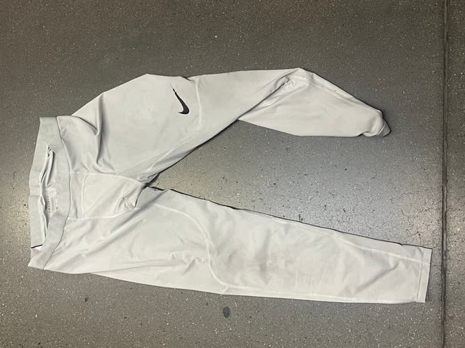 White XL Adult Unisex Nike Compression (Used)