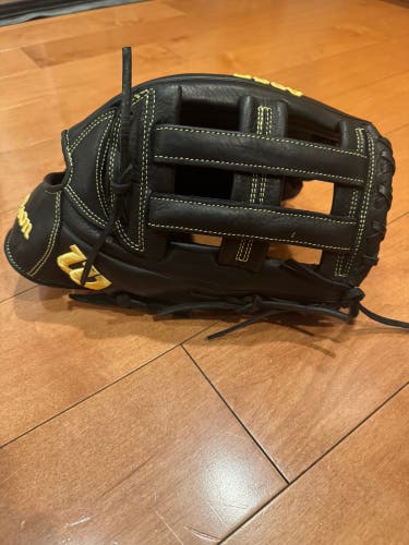 Wilson A950 RHT Outfield Baseball/Softball Glove 14" (New)