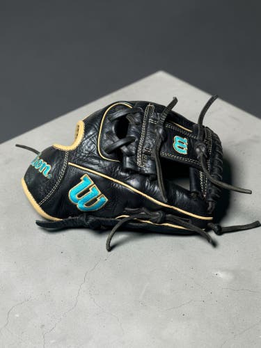 Wilson A1000 RH Infield Baseball Glove 11.5" (Used)