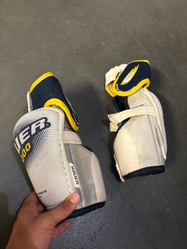 Senior Medium Bauer Elbow Pads (Used)