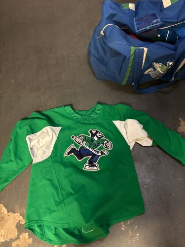 Green Size 58 Men's CCM Jersey (Used)