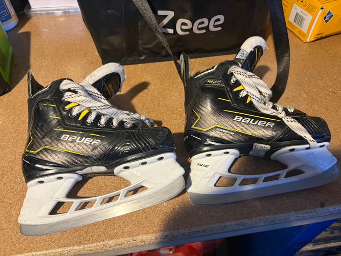 2024 Bauer Supreme M40 Hockey Skates, D width. Used for learn to play for a season. Excellent Shape.