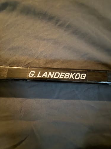 Warrior Alpha LX2 Pro ‘Dressed as Covert QR6 Pro’ Gabriel Landeskog Pro Stock Stick
