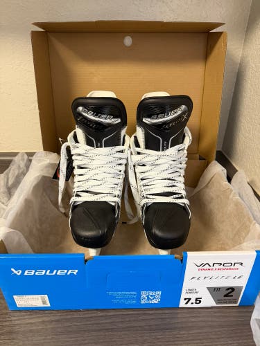 2025 Bauer Vapor Flylite LE Hockey Skates Regular Width 7.5 (New)