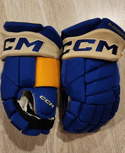 St. Louis Blues CCM HGJS Gloves 14" Pro Stock (Used) Heritage Winter Classic