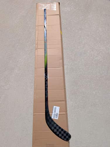 Bauer Vapor Hyperlite 2 RH P88 55 Flex, 58.5 in, Toe Damage (Practice Stick)