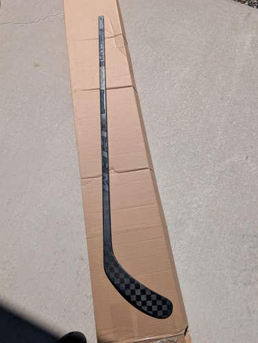 CCM Ribcor Trigger 6 Pro Senior RH P29 70 Flex, Cut to 56.25 in (Plays ~85)