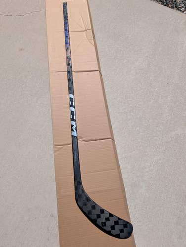 CCM Ribcor Trigger 7 Pro Senior RH P29 70 Flex, Cut to 56.5 in (Plays ~84)