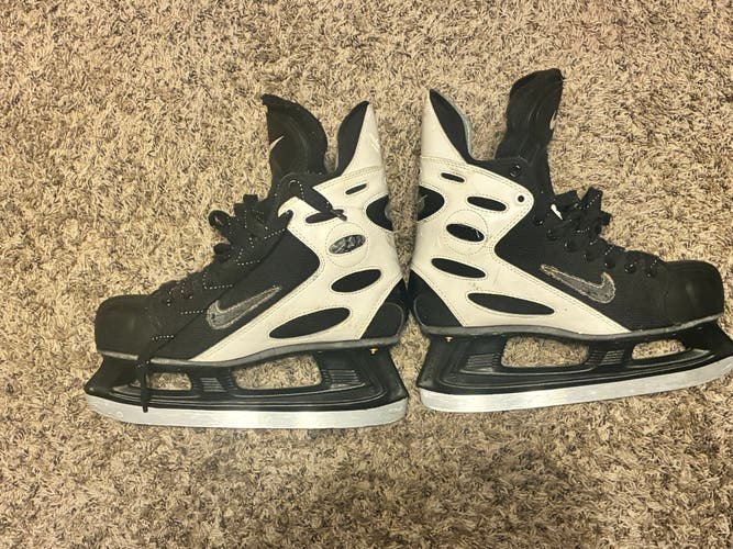 Black/White Nike Air Zoom Hockey Skates Regular Width 9 (Used)