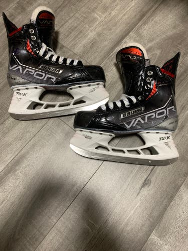Bauer Vapor XLTX Pro Hockey Skates Regular Width 7.5 (Used)