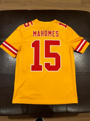 Gold Mahomes Jersey (Med)