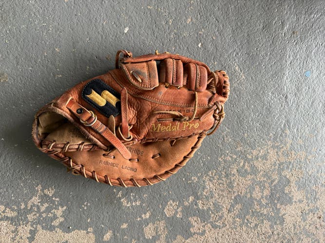 SSK Medal Series RH First Base Baseball Glove 13" (Used)