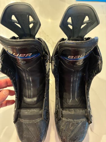 Black 2025 Bauer Vapor Flylite Hockey Skates Regular Width 8.5 (Used)