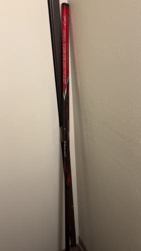 Senior Bauer fuse Right Handed Hockey Stick P28 77 Flex (New)