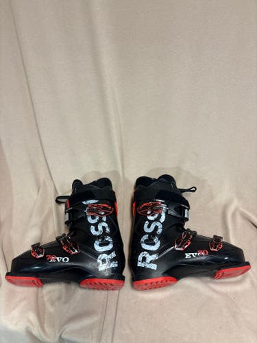 Mondo 28 & 28.5 Unisex Rossignol All Mountain evo 70 Ski Boots (Used)