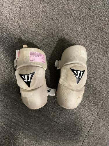 Used Warrior ARM PADS Lacrosse Arm Pads/Guards White SM 11614-S000245289