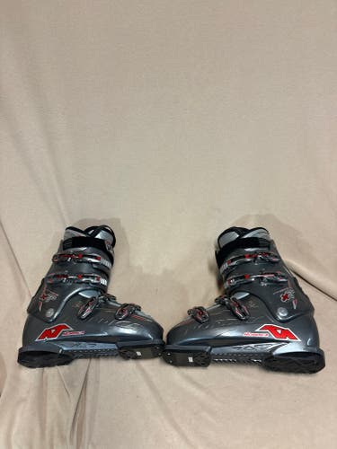 Mondo 30 & up Men's Nordica All Mountain Easy Move XT Ski Boots (Used)