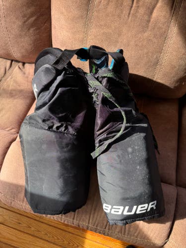Junior Medium Bauer X Hockey Pants (Used)