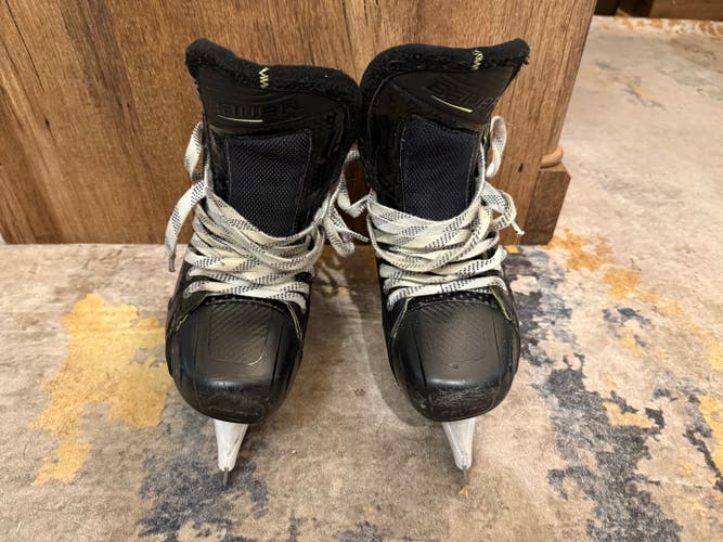 2025 Bauer Elite Hockey Goalie Skates Regular Width 9 (Used)