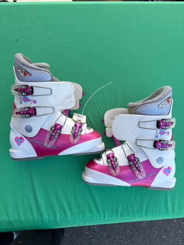 Mondo 23 & 23.5 Rossignol Fun Girl Ski Boots (Used)
