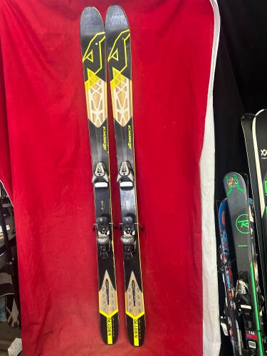 Skis: Nordica NRGY 90 all-mountain skis in a 177 cm,
Bindings: Salomon STH 12