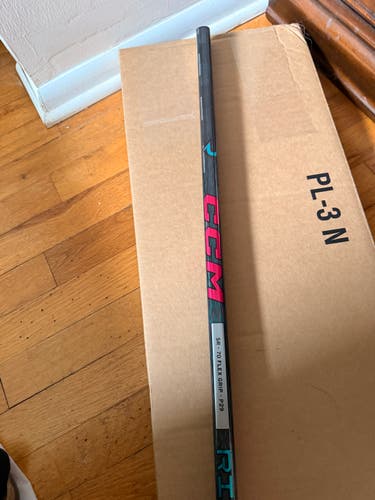 Senior CCM Ribcor Trigger Unleashed Pro Right Handed Hockey Stick P29 70 Flex (New)