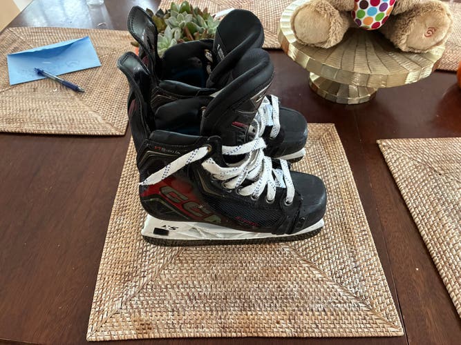 2025 CCM JetSpeed FT8 Pro Hockey Skates Regular Width Size 1 (Used)