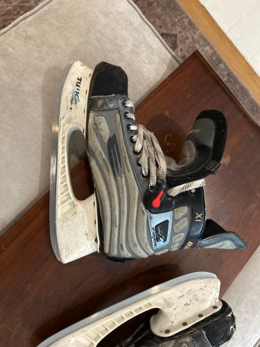 Bauer Hockey Skates Regular Width 11 (Used)