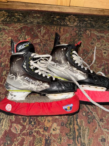 Black/White 2021 Bauer Vapor Hyperlite Hockey Skates 9.5 (Used)
