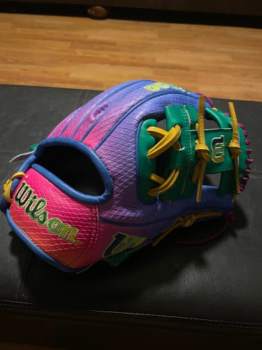 Wilson A2000 RH Baseball Glove 11.5" (New)