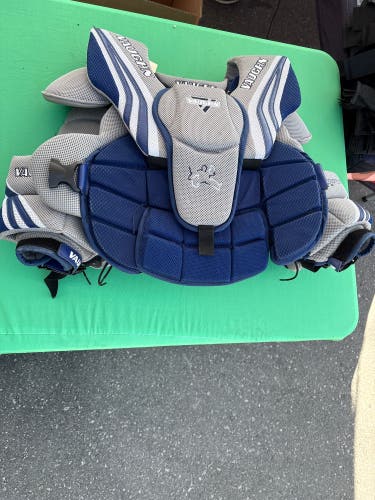 Junior Medium Vaughn Ventus SLR Goalie Chest Protector (Used)