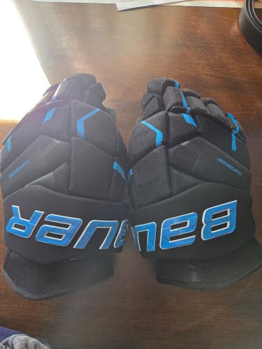 Bauer Supreme Mach Gloves 14" (Used)