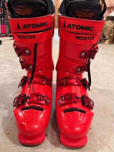 Mondo 27 & 27.5 Unisex Atomic Redster Team Issue 130 Ski Boots Stiff Flex (Used)