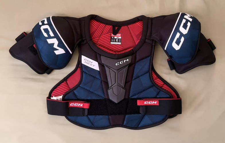 Men's Small Senior CCM Next Shoulder Pads (Used)