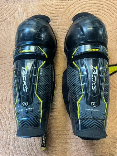 Senior CCM Tacks 7092 Shin Pads 14" (Used)