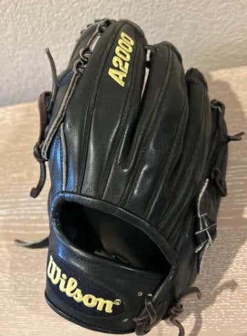 Infield LH Wilson A2000 Baseball Glove 11.75" (Used)