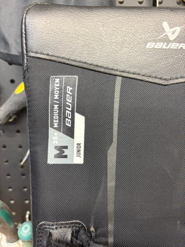 Medium 2024 Bauer GSX Goalie Leg Pads (Used)