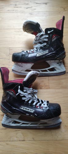 Black Bauer Vapor Hockey Skates Regular Width 8.5 (Used)